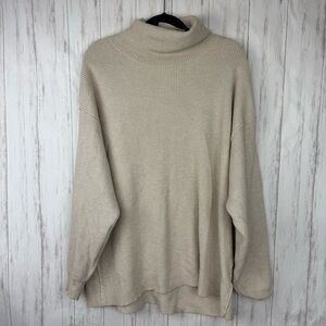 Free People oversized cream turtleneck sweater Small